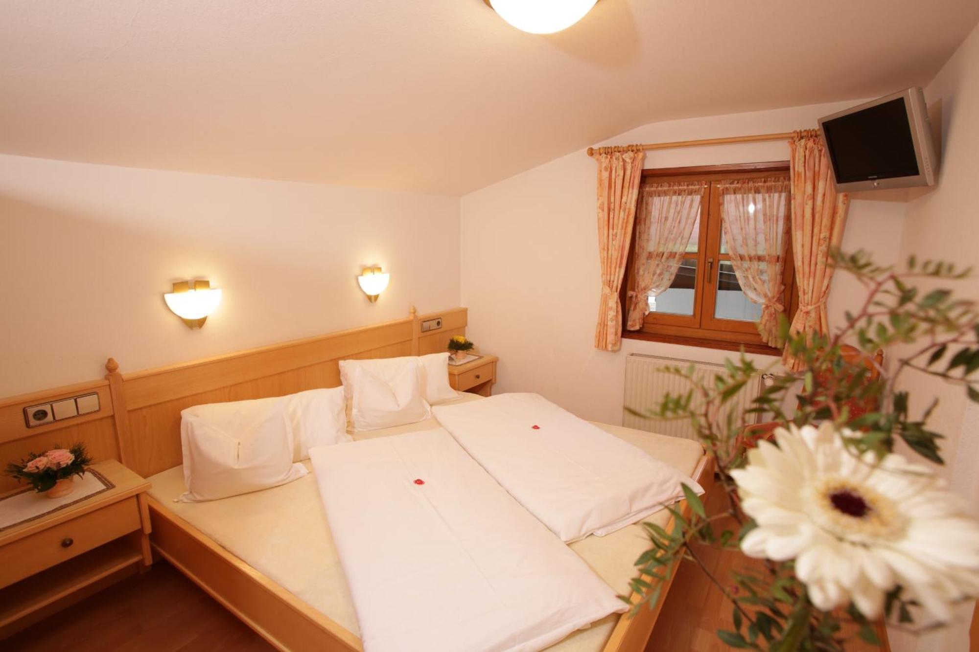 Gaestehaus Pretzner Hotel Reit im Winkl Bagian luar foto